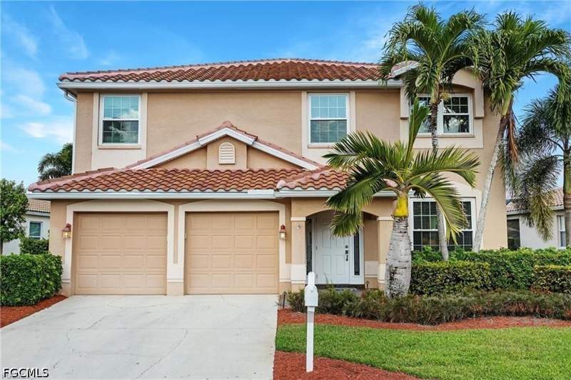 4 bedroom SingleFamilyResidence at 11117 Lakeland Cir, Silverlakes, Fort Myers — photo 2
