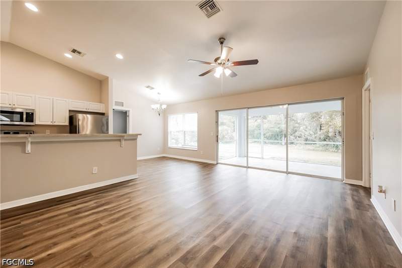 3 bedroom SingleFamilyResidence at 6004 Unice Ave N, Lehigh Acres, Lehigh Acres — photo 2