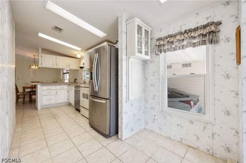 370 Nicklaus Blvd, North Fort Myers FL - photo 12 of 43