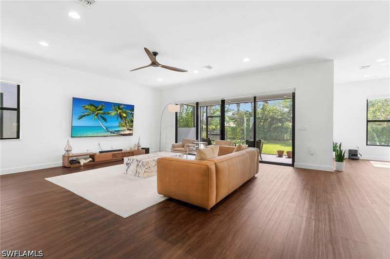 4 bedroom SingleFamilyResidence at 20557 Fair Oak Ln, Rivercreek In Estero, Estero — photo 5