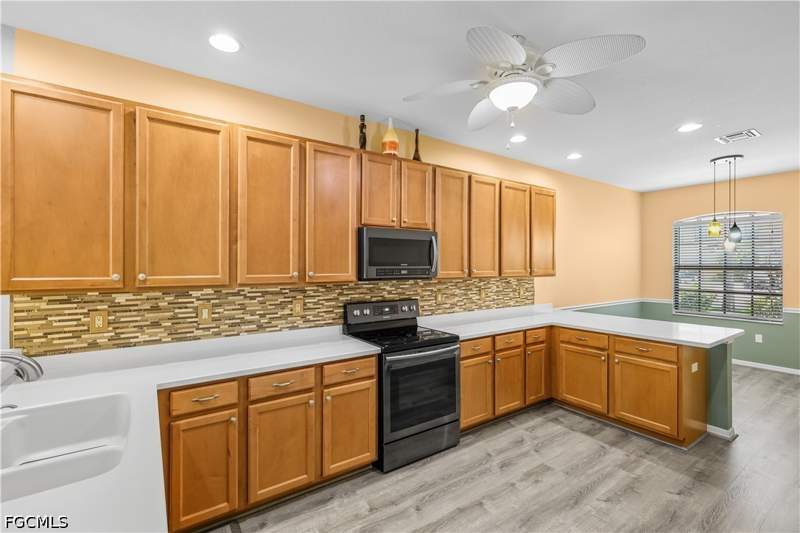 2 bedroom Attached at 3717 Pino Vista Way, Terra Vista, Estero — photo 2