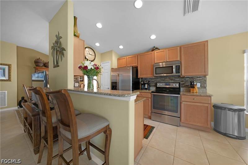 3 bedroom SingleFamilyResidence at 2457 Anguilla Dr, Sandoval, Cape Coral — photo 3