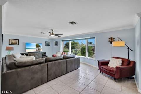 4232 SE 8th Pl, Cape Coral FL - photo 6 of 35