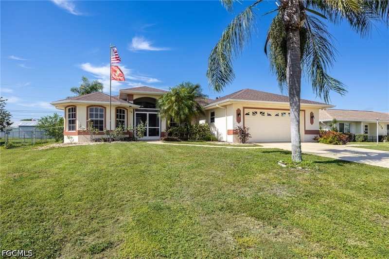 3 bedroom SingleFamilyResidence at 1132 SE 32nd Ter, Cape Coral, Cape Coral — photo 1