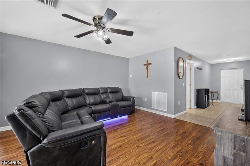 3 bedroom SingleFamilyResidence at 225 Shadow Lakes Dr, Shadow Lakes, Lehigh Acres — photo 3