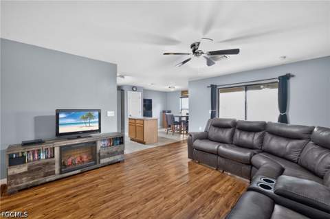 225 Shadow Lakes Dr, Lehigh Acres FL - photo 6 of 24