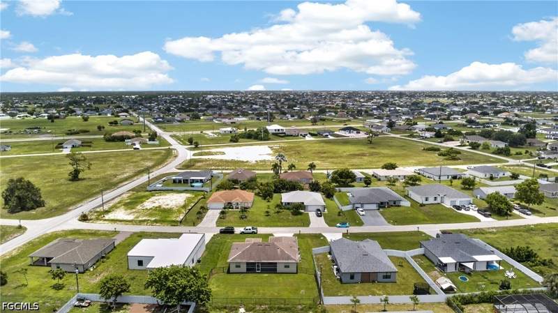 3 bedroom SingleFamilyResidence at 2714 NW 1st Pl, Cape Coral, Cape Coral — photo 4