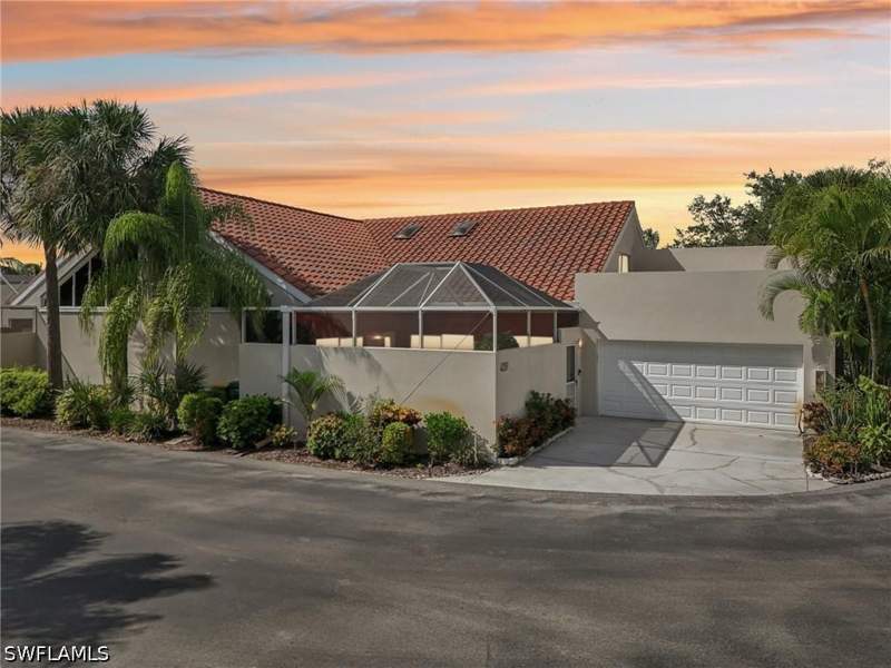2 bedroom Attached at 4337 Covey Cir 9C, Quail Woods Courtyards, Naples — photo 5