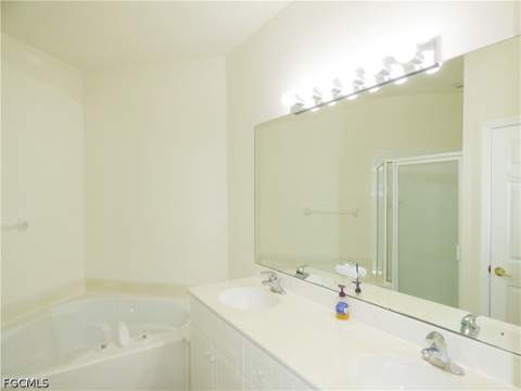 10006 Sky View Way 205, Fort Myers FL - photo 10 of 24
