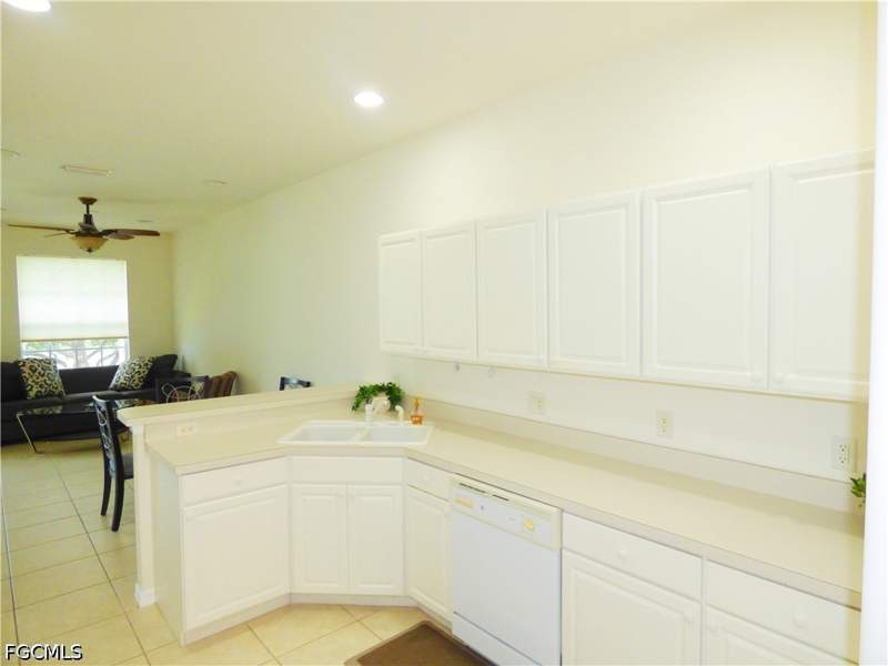 3 bedroom Condominium at 10006 Sky View WAY 205, JASMINE POINTE, Fort Myers — photo 5