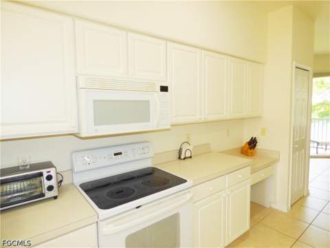 10006 Sky View Way 205, Fort Myers FL - photo 7 of 24