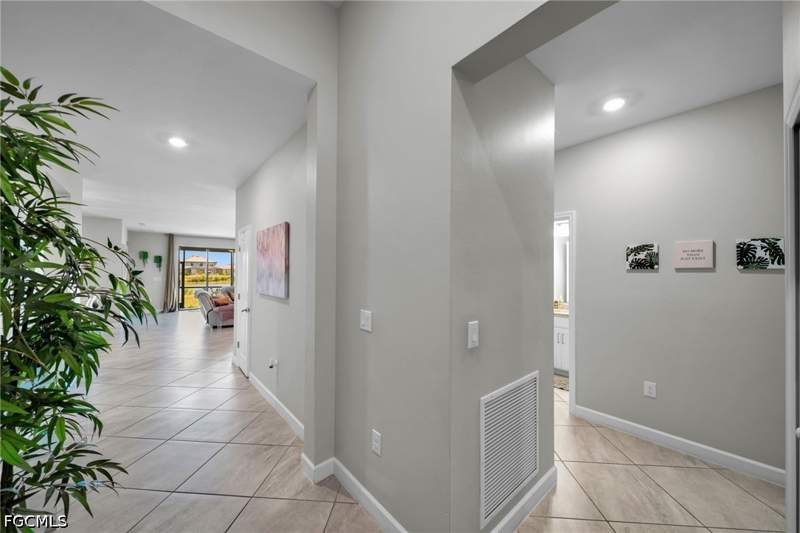 4 bedroom SingleFamilyResidence at 13846 Pine Lodge Ln, Timber Creek, Fort Myers — photo 4