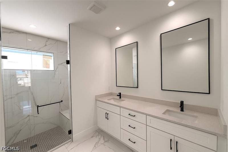 3 bedroom SingleFamilyResidence at 3318 68th St W, Lehigh Acres, Lehigh Acres — photo 3