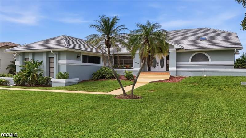 3 bedroom SingleFamilyResidence at 5350 Harborage Dr, Harborage, Fort Myers — photo 2