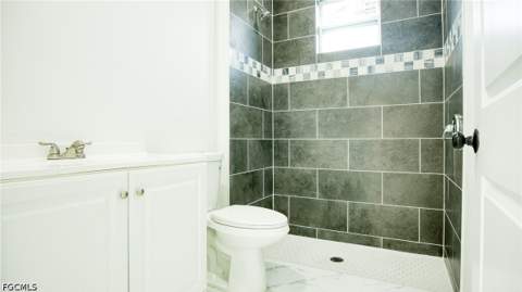 2524 Lakeview Dr, Lehigh Acres FL - photo 13 of 24