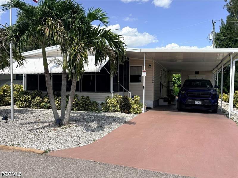 2 bedroom ManufacturedHome at 2790 Indianwood Dr, Laurel Estates Mobile Home Vil, North Fort Myers — photo 2