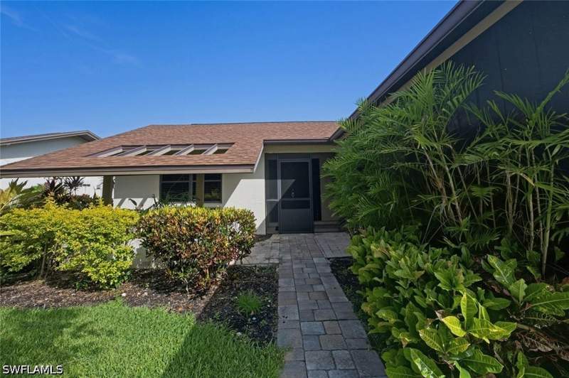 2 bedroom Attached at 223 Charity Ct L5, Lakewood Villas, Naples — photo 2