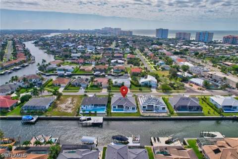 768 Amazon Ct, Marco Island FL - photo 13 of 37