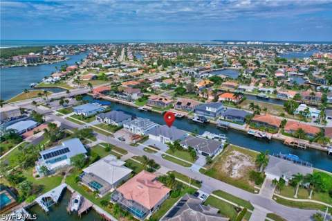 768 Amazon Ct, Marco Island FL - photo 9 of 37