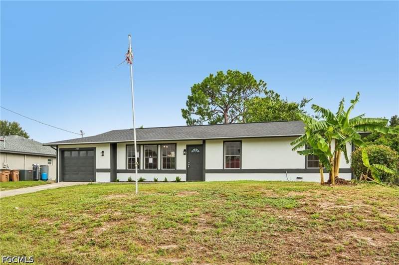 3 bedroom SingleFamilyResidence at 3709 10th St SW, Lehigh Acres, Lehigh Acres — photo 2