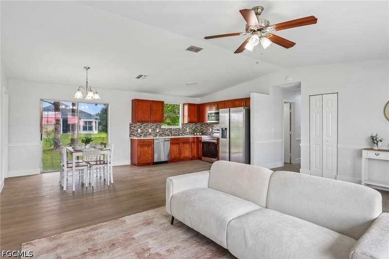 3 bedroom SingleFamilyResidence at 3709 10th St SW, Lehigh Acres, Lehigh Acres — photo 5