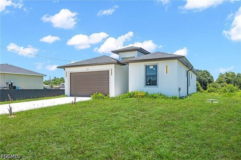 3 bedroom SingleFamilyResidence at 433 Rayford St, Lehigh Acres, Lehigh Acres — photo 2