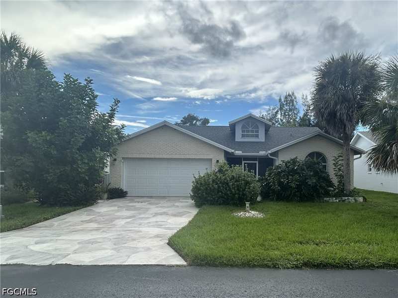 2 bedroom SingleFamilyResidence at 3988 Sabal Springs Blvd, Sabal Springs Golf And Racquet Club, North Fort Myers — photo 1