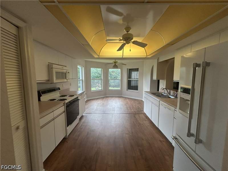 2 bedroom SingleFamilyResidence at 3988 Sabal Springs Blvd, Sabal Springs Golf And Racquet Club, North Fort Myers — photo 3