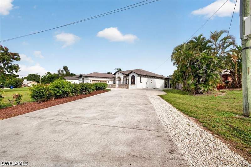 4 bedroom SingleFamilyResidence at 8044 San Carlos Blvd, San Carlos Park, Fort Myers — photo 3
