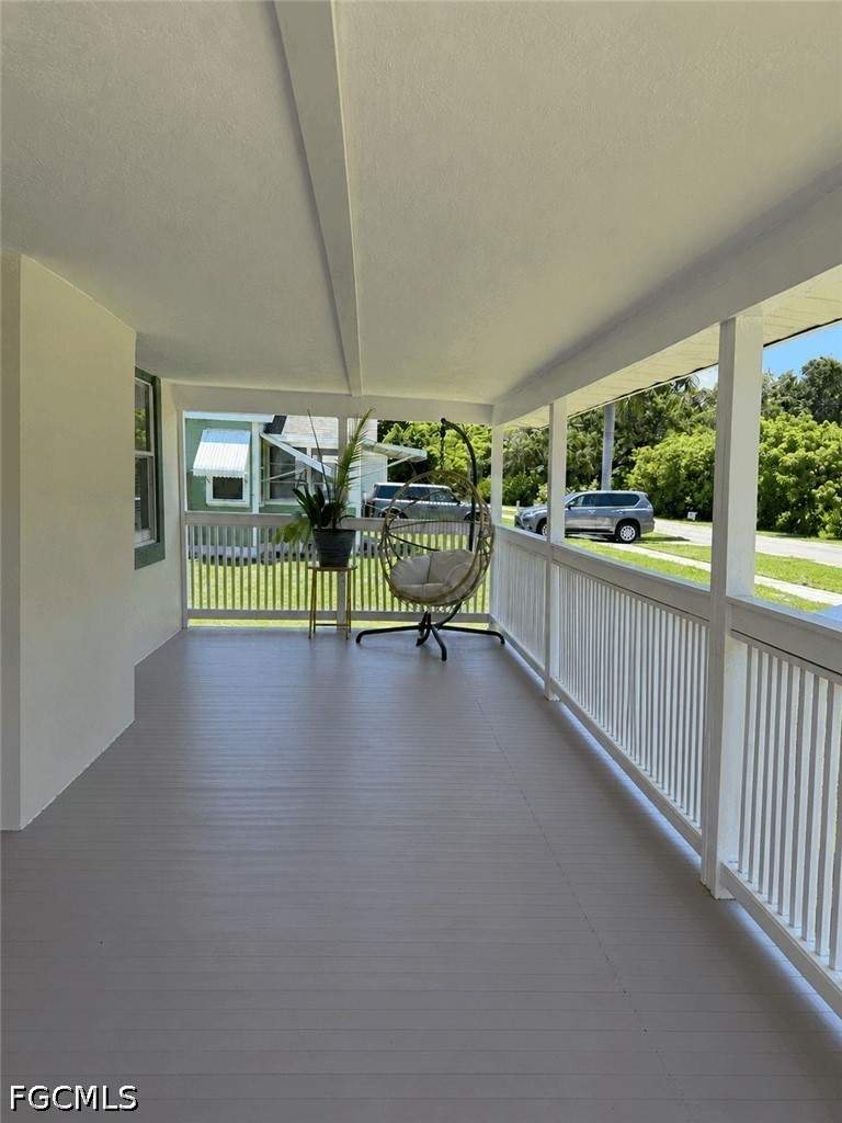 4 bedroom SingleFamilyResidence at 3516 E Riverside Dr, Hendry Estates, Fort Myers — photo 2