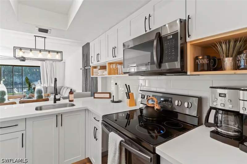 2 bedroom Condominium at 600 Neapolitan Way 146, Park Shore Resort, Naples — photo 5