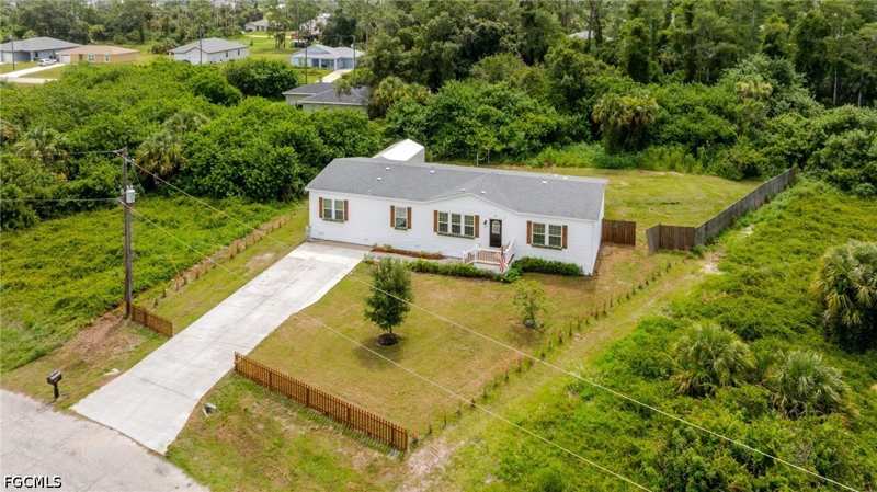 3 bedroom SingleFamilyResidence at 3005 Mignon Cir, Port Labelle, Labelle — photo 1