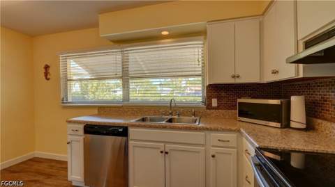 5249 Sunnybrook Ct, Cape Coral FL - photo 16 of 40