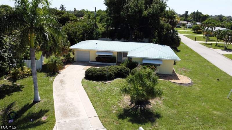 2 bedroom SingleFamilyResidence at 5249 Sunnybrook Ct, Cape Coral, Cape Coral — photo 2