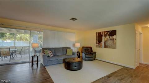 5249 Sunnybrook Ct, Cape Coral FL - photo 6 of 40