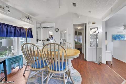 386 Leopard Ln 386, Naples FL - photo 11 of 48