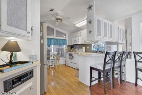 386 Leopard Ln 386, Naples FL - photo 8 of 48
