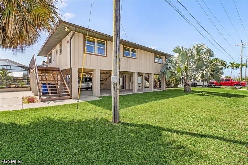 2 bedroom SingleFamilyResidence at 2272 York Rd, Gulfhaven, St James City — photo 2