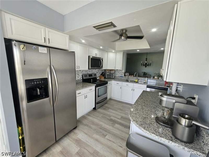 2 bedroom Condominium at 7360 Glenmoor Ln 4207, Country Glen, Naples — photo 2