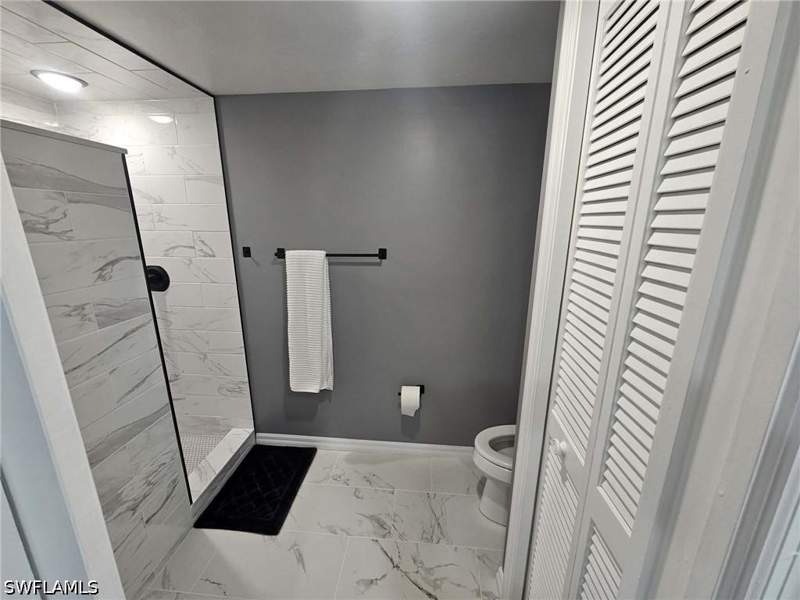 2 bedroom Condominium at 7360 Glenmoor Ln 4207, Country Glen, Naples — photo 5