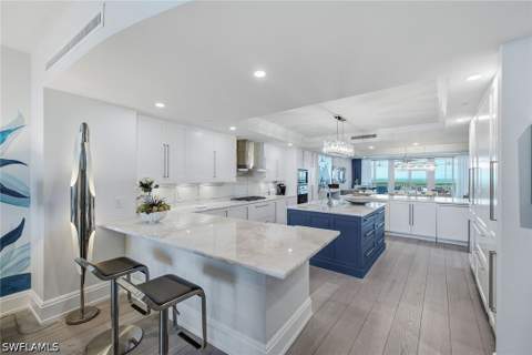 13665 Vanderbilt Dr 603, Naples FL - photo 9 of 33