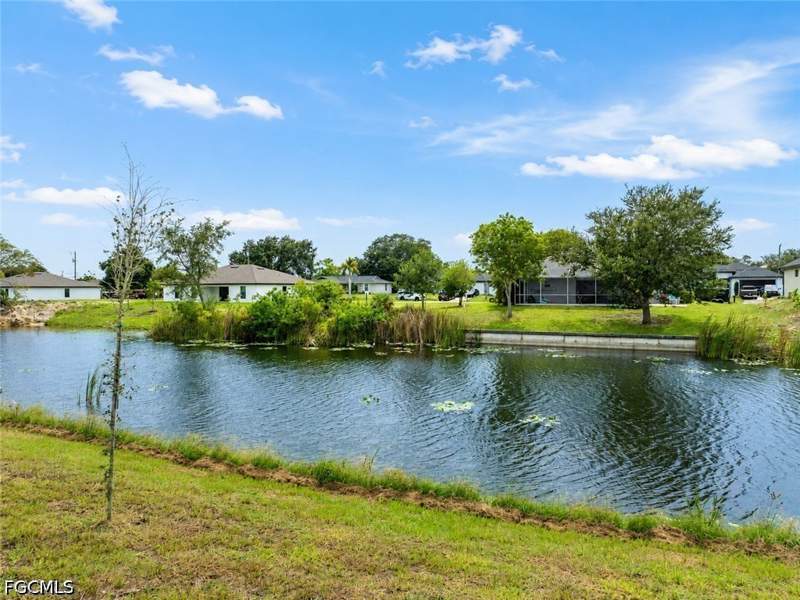 3 bedroom SingleFamilyResidence at 1718 NE 13th Pl, Cape Coral, Cape Coral — photo 3