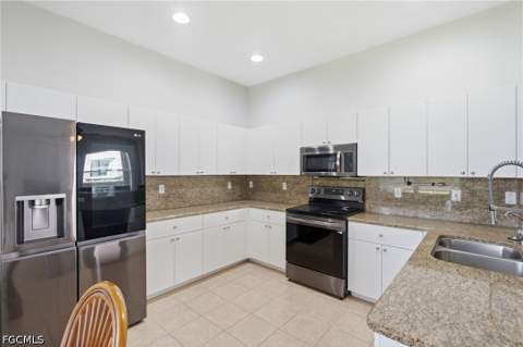 2513 Keystone Lake Dr, Cape Coral FL - photo 10 of 46