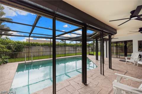 433 Golfview Dr, Naples FL - photo 10 of 49