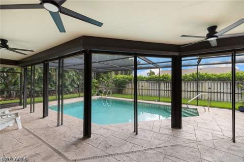 433 Golfview Dr, Naples FL - photo 11 of 49
