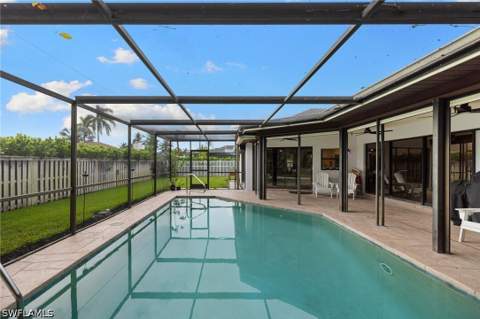 433 Golfview Dr, Naples FL - photo 9 of 49