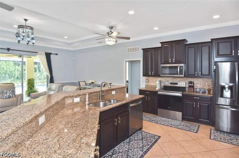 3 bedroom SingleFamilyResidence at 2549 Ashbury Cir, Ashbury, Cape Coral — photo 3
