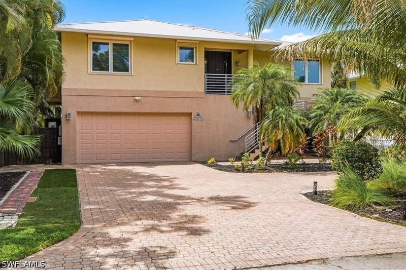 4 bedroom SingleFamilyResidence at 1680 Avion Pl, Avion Park, Naples — photo 2
