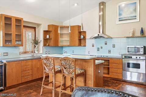 1680 Avion Pl, Naples FL - photo 8 of 50