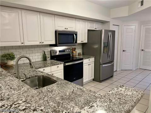4950 Deerfield Way 102, Naples FL - photo 7 of 18